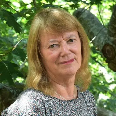 Nicola Hoggard Creegan